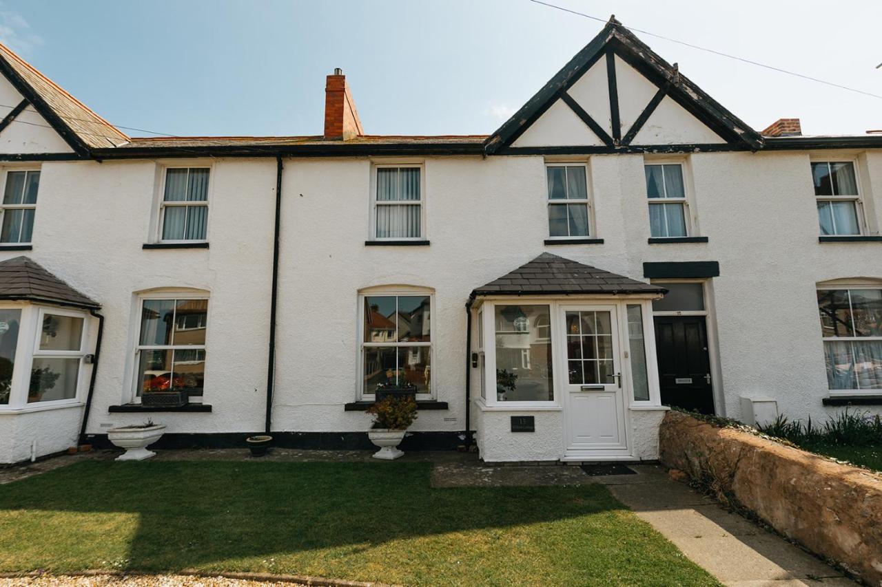 Willow Cottage - Cost 3 Bed Cottage In Penrhyn Bay With Sea Views With Access To Snowdonia โรส์-ออน-ซี ภายนอก รูปภาพ