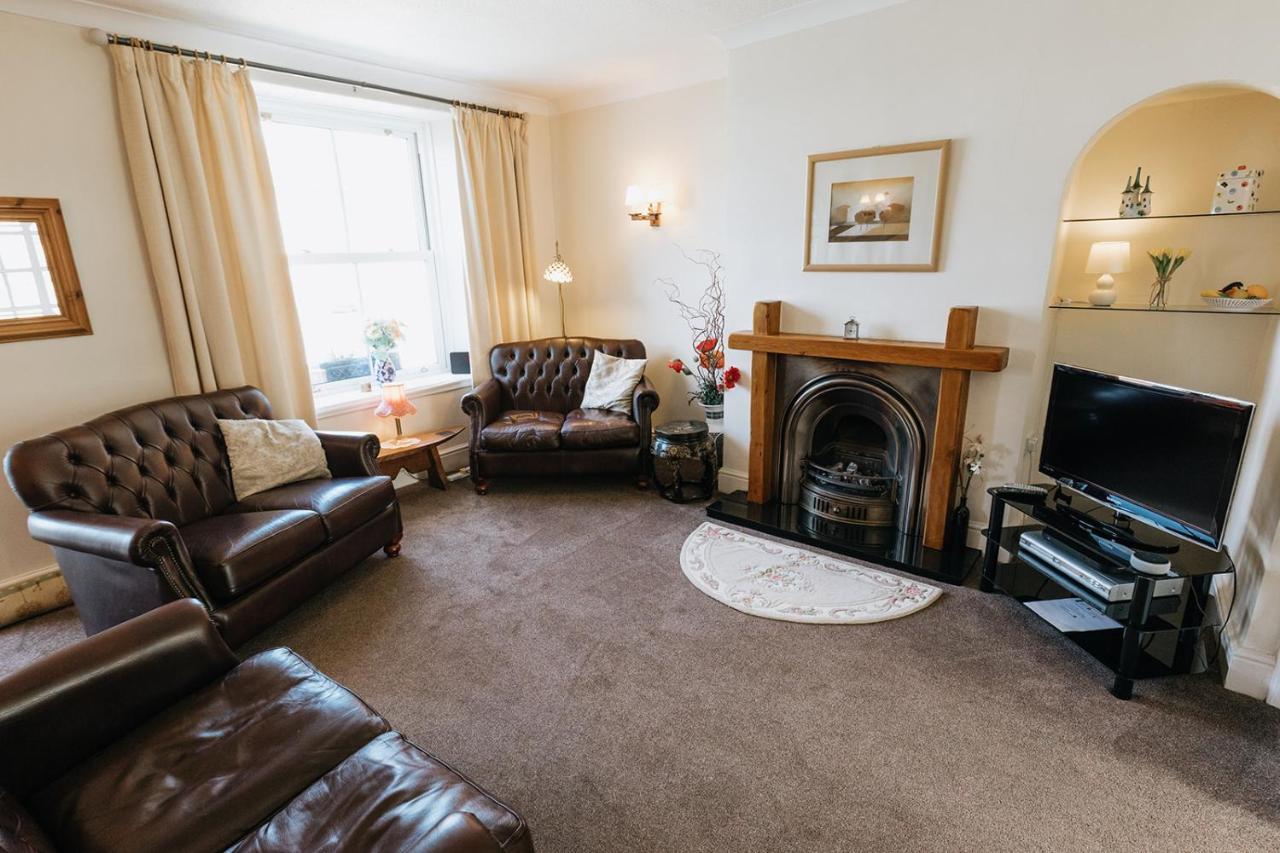 Willow Cottage - Cost 3 Bed Cottage In Penrhyn Bay With Sea Views With Access To Snowdonia โรส์-ออน-ซี ภายนอก รูปภาพ