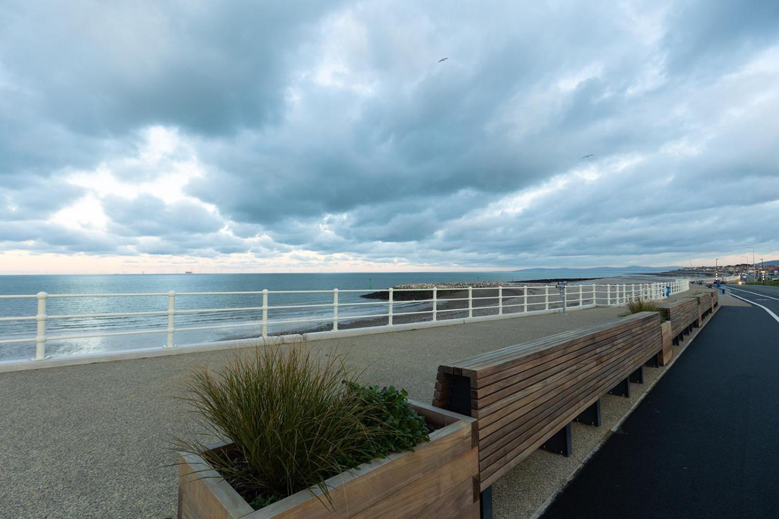 Willow Cottage - Cost 3 Bed Cottage In Penrhyn Bay With Sea Views With Access To Snowdonia โรส์-ออน-ซี ภายนอก รูปภาพ