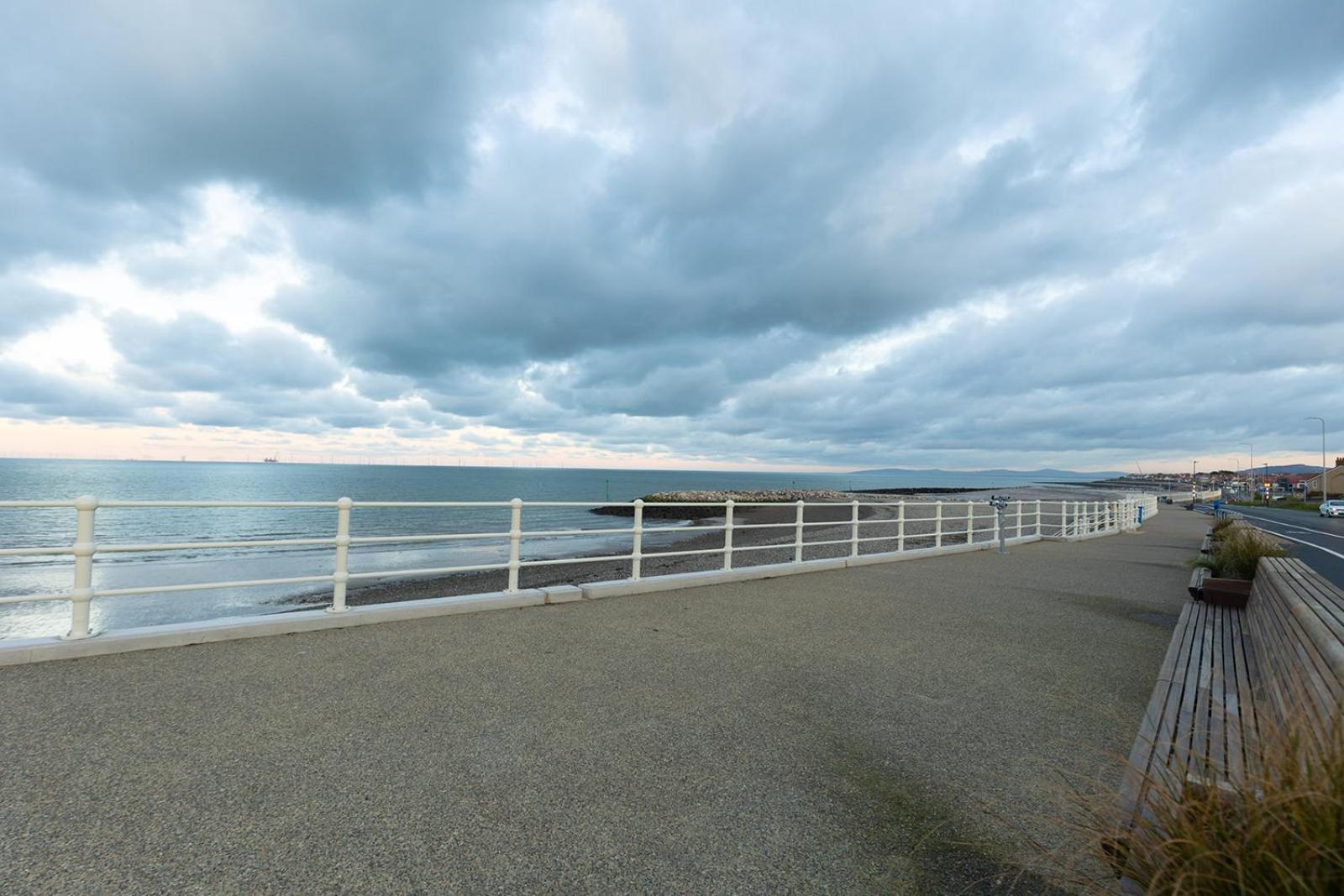 Willow Cottage - Cost 3 Bed Cottage In Penrhyn Bay With Sea Views With Access To Snowdonia โรส์-ออน-ซี ภายนอก รูปภาพ